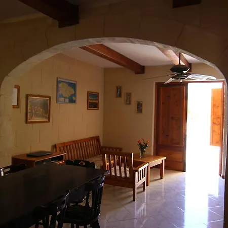 Mystic Flower Bed and breakfast Birbuba