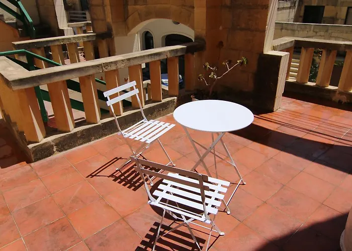 Mystic Flower Bed & Breakfast *